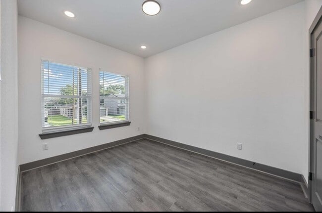 Building Photo - 8018 Attwater St