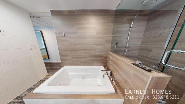 Building Photo - 2160 Century Park E