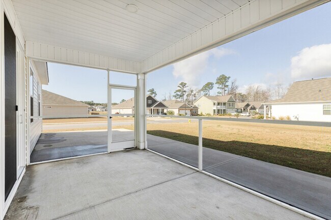Building Photo - 2053 Ainsley Dr