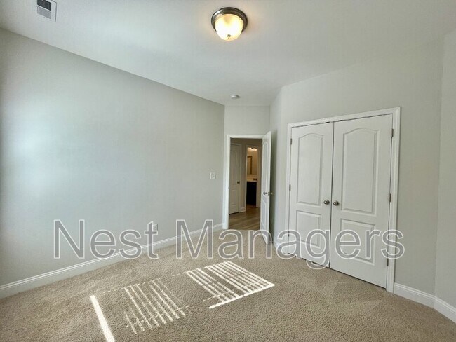 Building Photo - 279 Cromwell Ct
