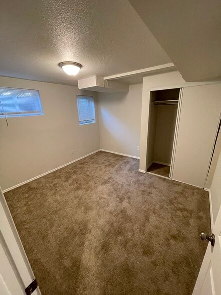 Building Photo - 1805 NE Hillaire Ct