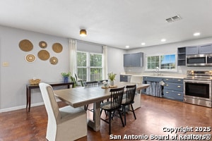 Building Photo - 7314 Raintree Forest