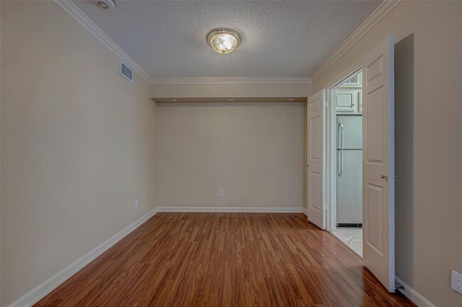 Building Photo - 1311 Antoine Dr