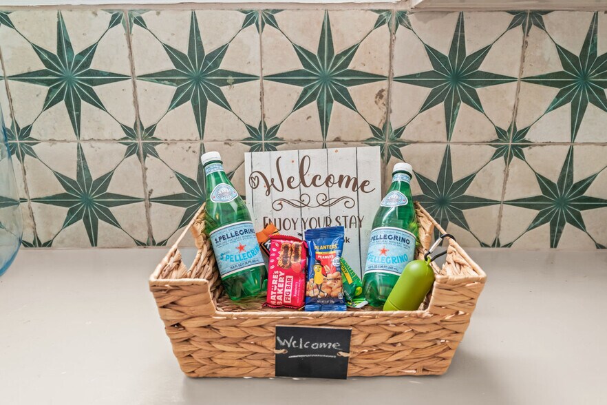 Building Photo - 808 Carrick St