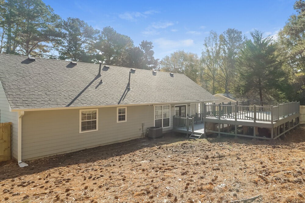 Building Photo - 2981 Landmark Dr SE