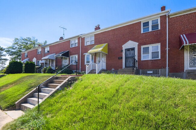Building Photo - 1028 Tunbridge Rd