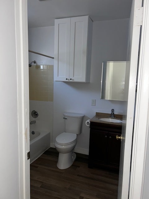 Bathroom with tub/shower - 2734 Martha Ave
