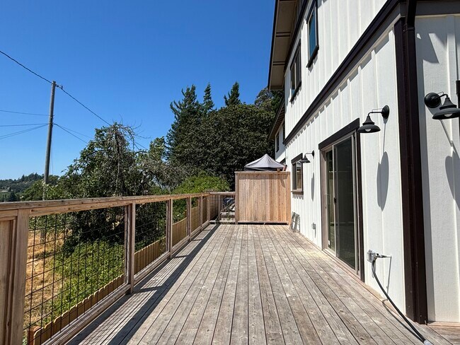 Building Photo - 9400 Spring Hill School Rd