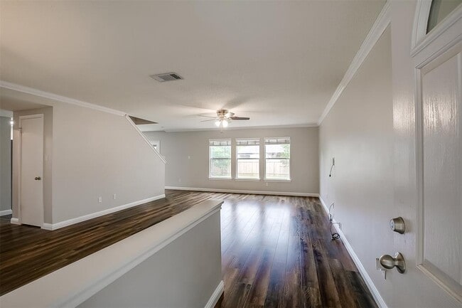 Building Photo - 2504 Byfield Dr