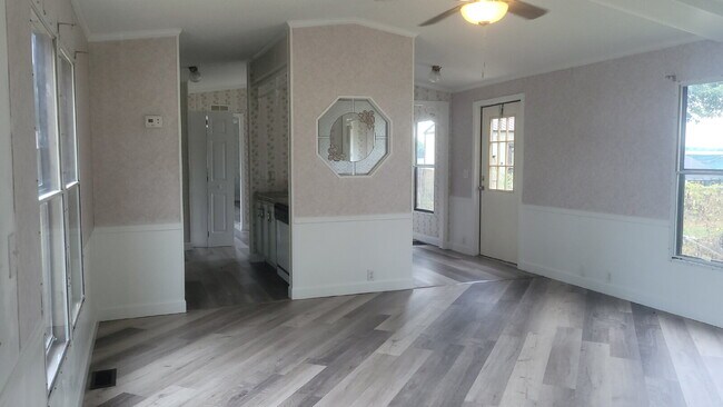 Building Photo - " 2-Bed, 2-Bath Mobile Home Retreat in Tan...