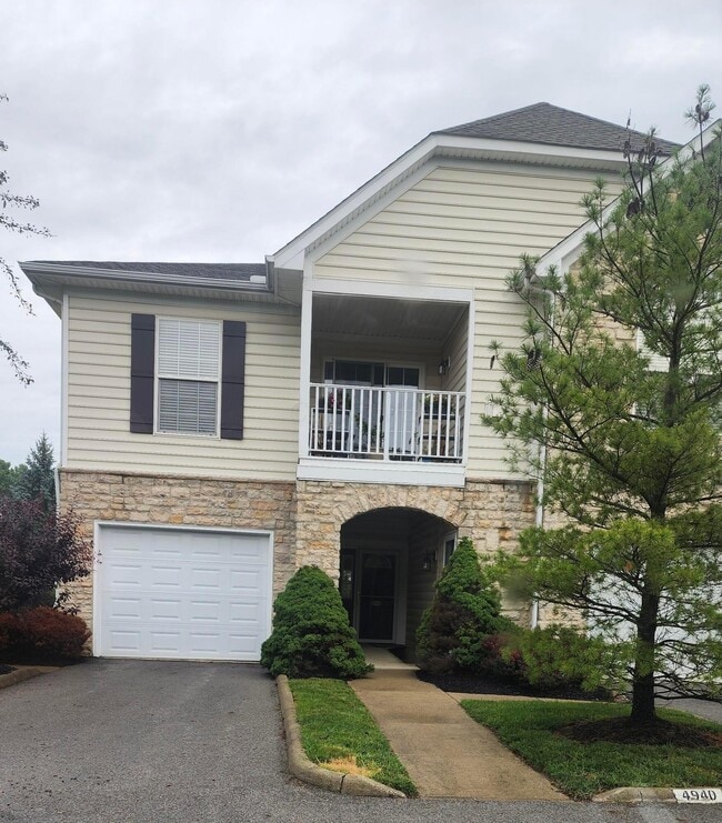Primary Photo - 4940 Ivyvine Blvd