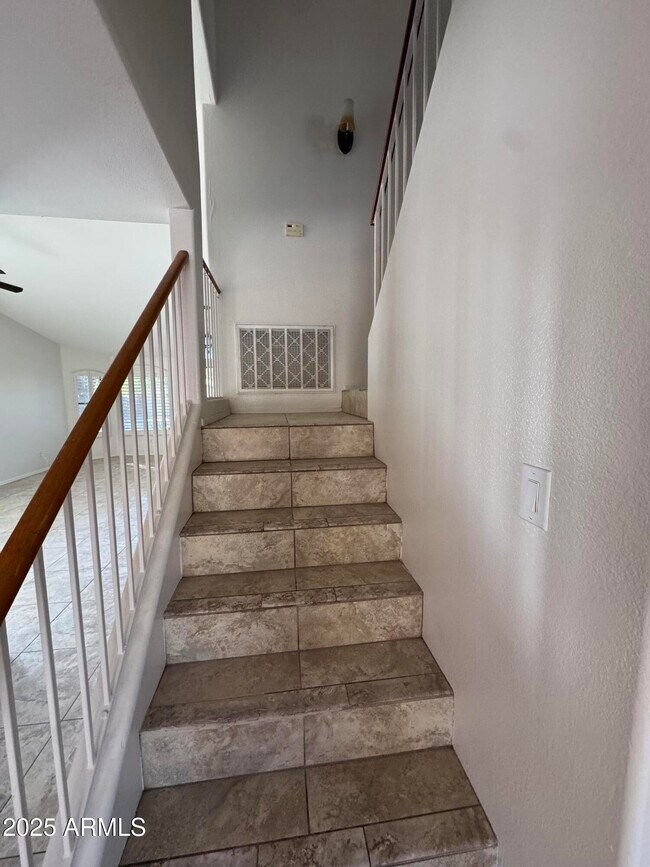 Building Photo - 4626 E Weaver Rd