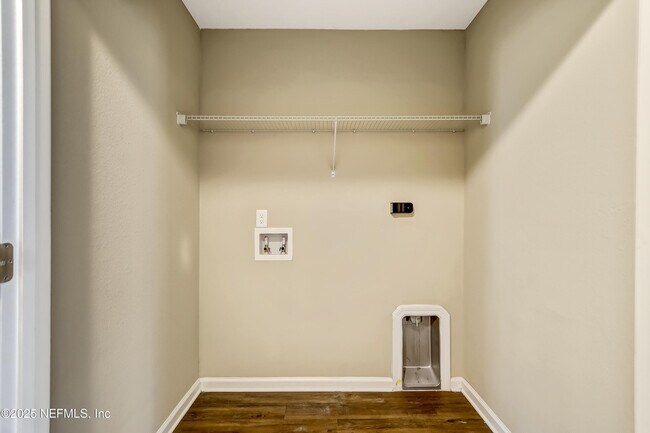 Building Photo - 8151 Lanette St