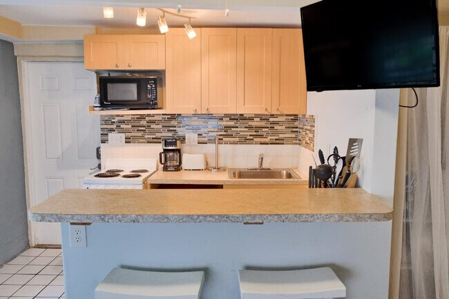 Building Photo - 3018 Gulf Dr