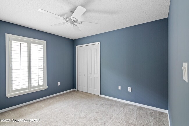 Building Photo - 8000 Daventry Dr