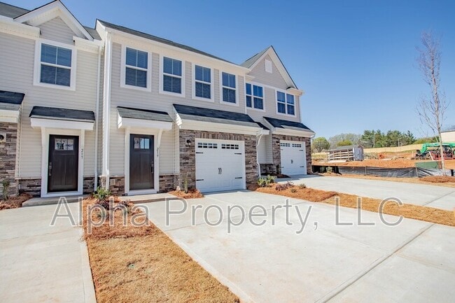 Building Photo - 219 Clearwood Dr
