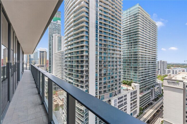 Building Photo - 1000 Brickell Plaza