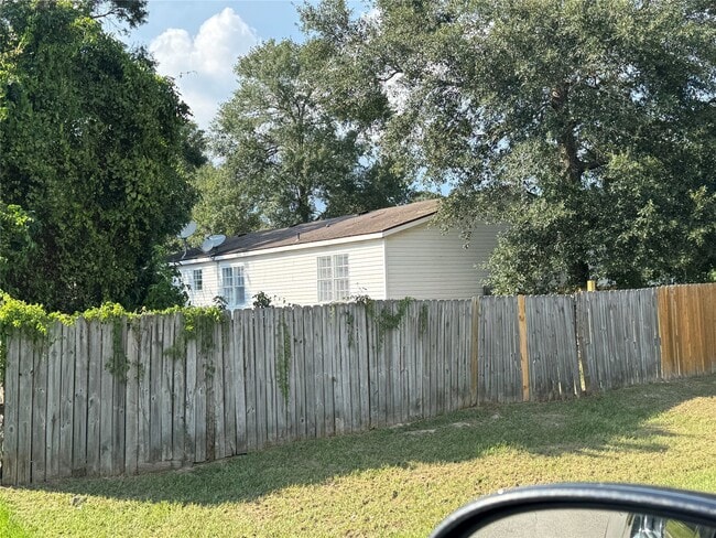 Building Photo - 146 Carmen Blvd