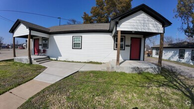 Building Photo - 1 Bedroom 1 Bathroom Duplex