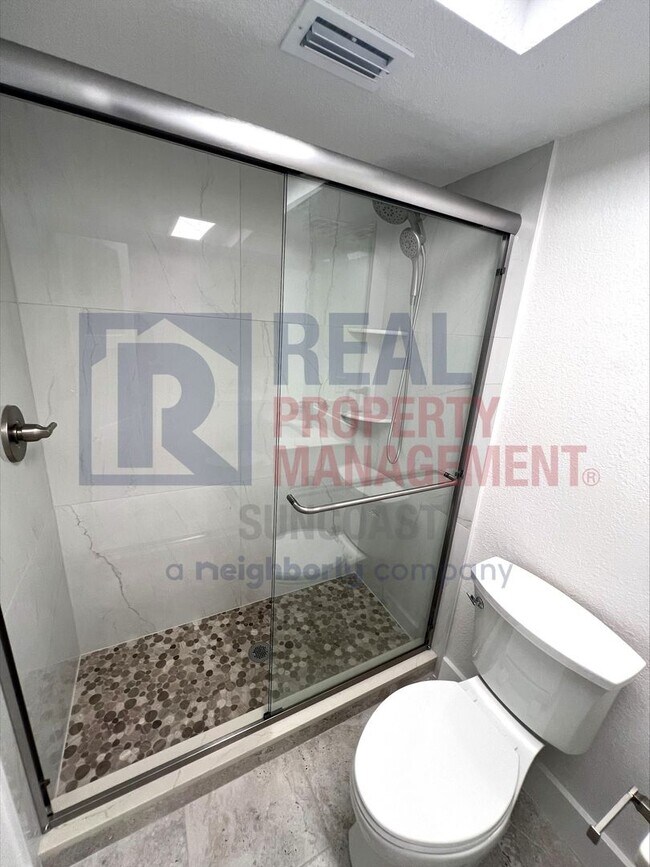 Building Photo - 649 S Tamiami Trl