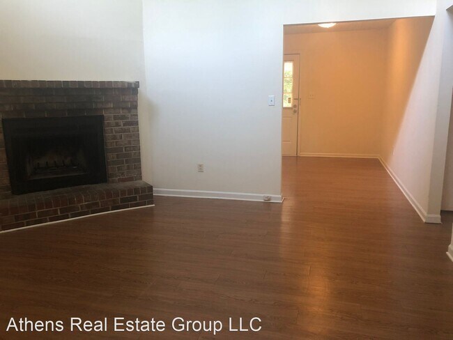 Building Photo - 2 br, 1 bath House - 410 Timothy Road