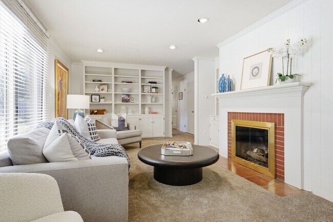 Building Photo - 2050 Cherryville Rd