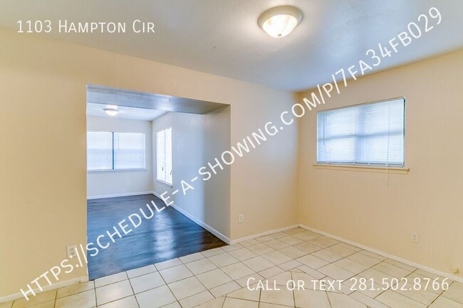 Building Photo - 1103 Hampton Cir