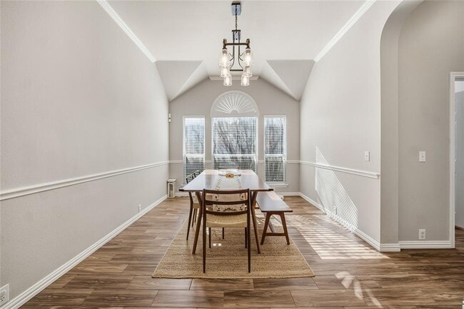 Building Photo - 2112 Bandera Path
