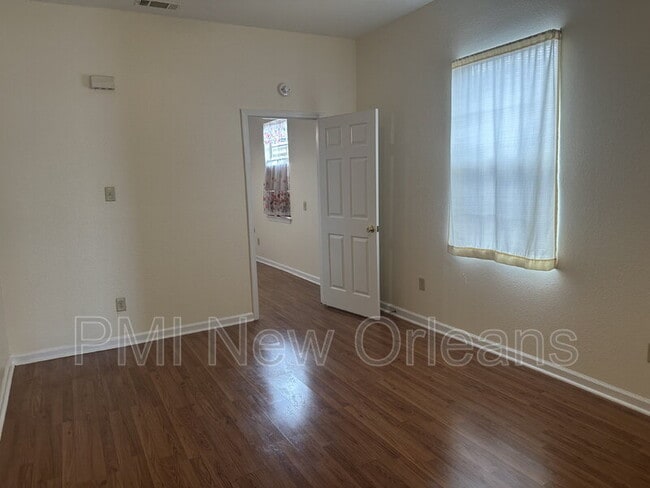 Building Photo - 2328 Mandeville St