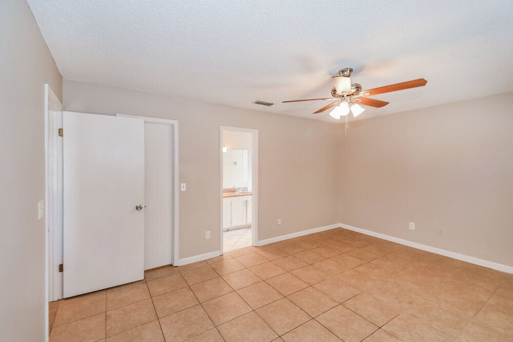 Building Photo - 7969 Amandas Crossing Dr E