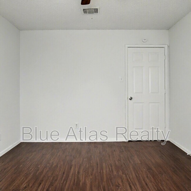 Building Photo - 610 Lillard Rd