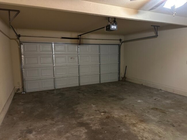 Building Photo - 321 Switchgrass Cove