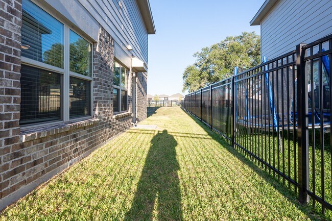 Building Photo - 5403 Rosser Ruby Way