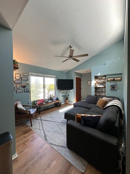 Building Photo - 4385 Georgia St