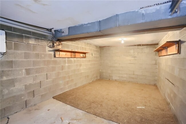 Building Photo - 440 Brierly Ln
