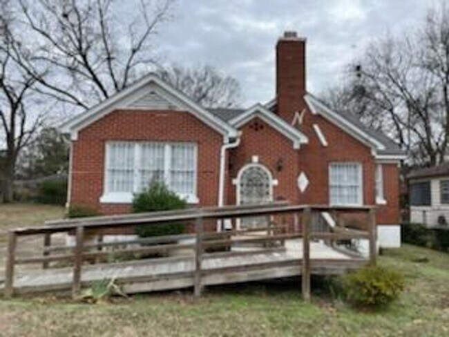 Building Photo - Under Repair