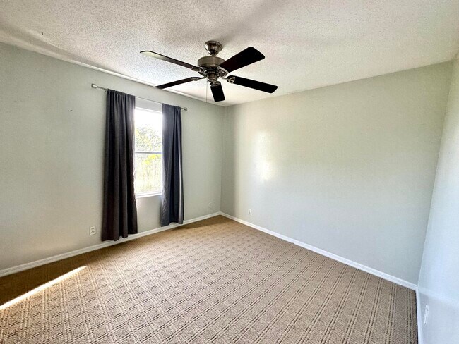Building Photo - 2698 Linkside Dr