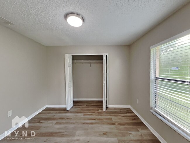 Building Photo - 809 Toledo Ct