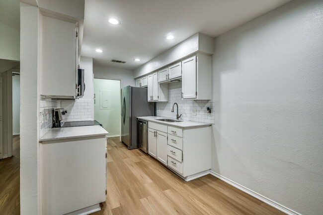 Building Photo - 117 Peachtree Ct