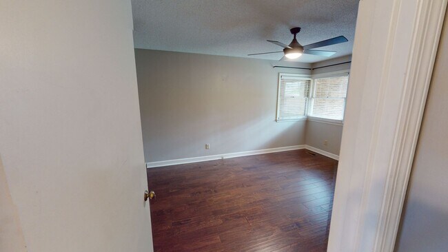 Building Photo - Cottage Style Home in Pinehurst $500 OFF 1...