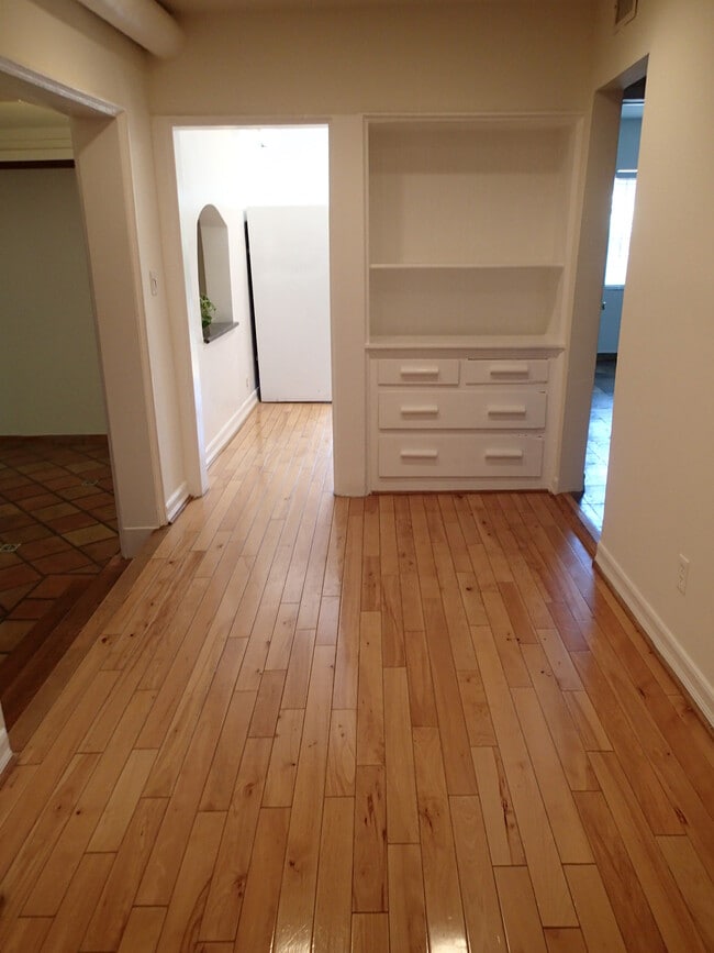 dining room - 2047 Ivar Ave