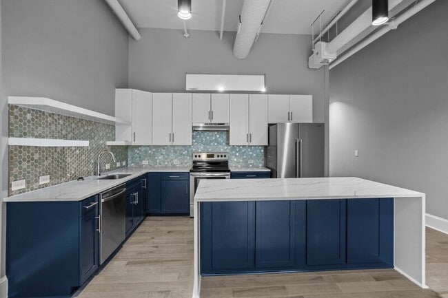 Building Photo - 157 N Howard St