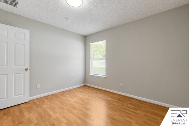 Building Photo - 24 Pittwick Ln