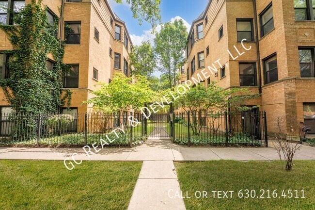 Primary Photo - 7635 N Greenview Ave