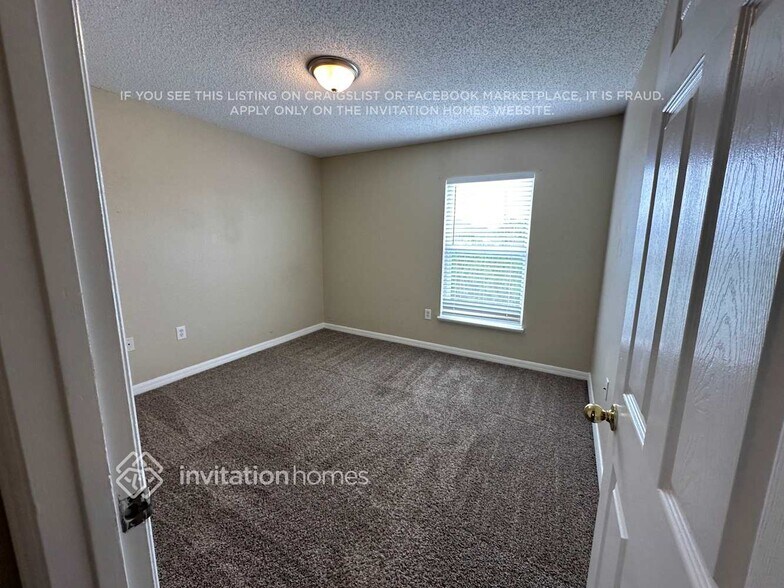 Building Photo - 4725 Willamette Cir