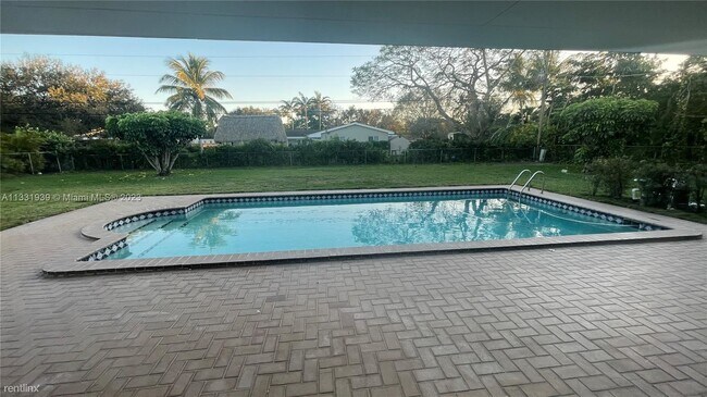 Building Photo - 3 br, 2 bath House - 8320 SW 142nd St