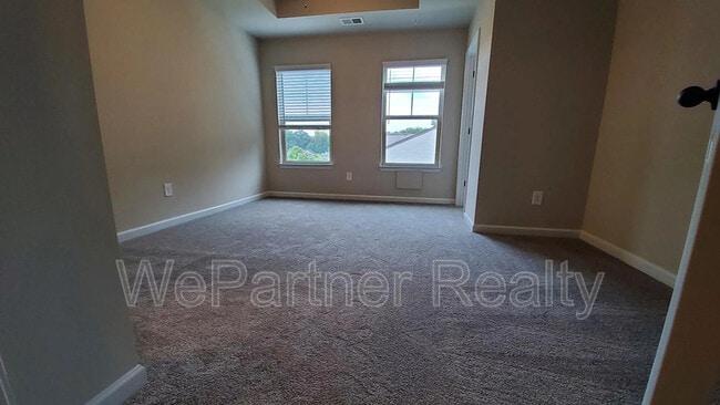 Building Photo - 1055 Bayrose Cir