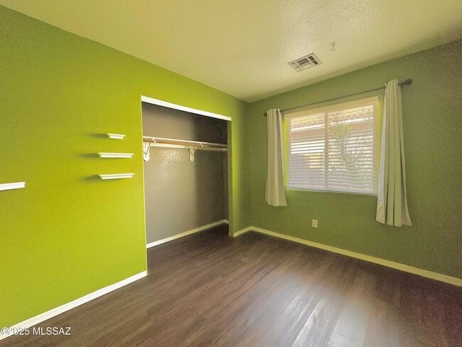 Building Photo - 2327 E Precious Shard Ct