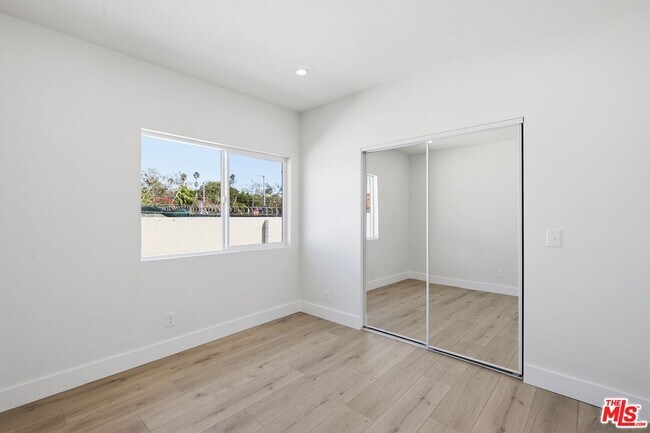 Building Photo - 5915 Barton Ave