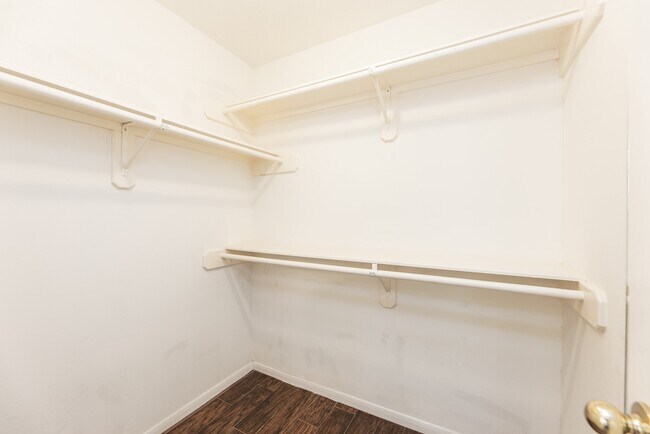 Building Photo - 910 Presley Way